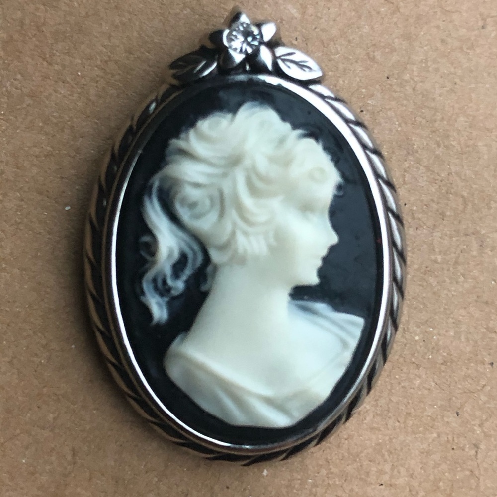 Lord and Taylor Black Cameo Pin